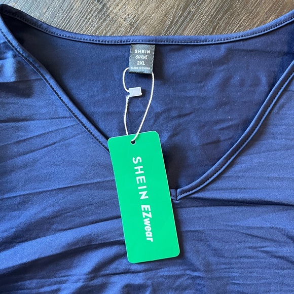 SHEIN XL - Picture 2 of 2
